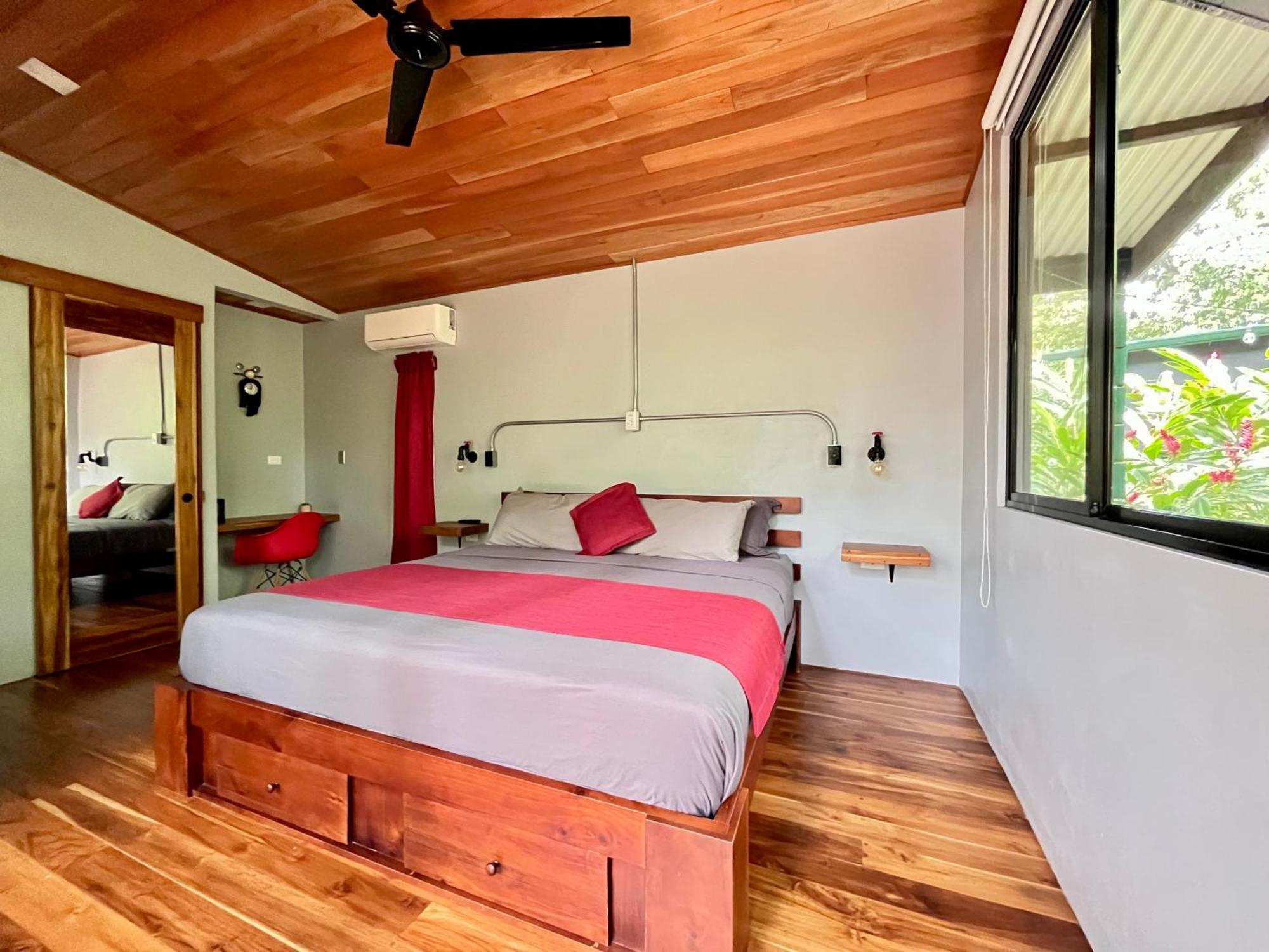 Industrial Studio With Private Jacuzzi Увита Экстерьер фото