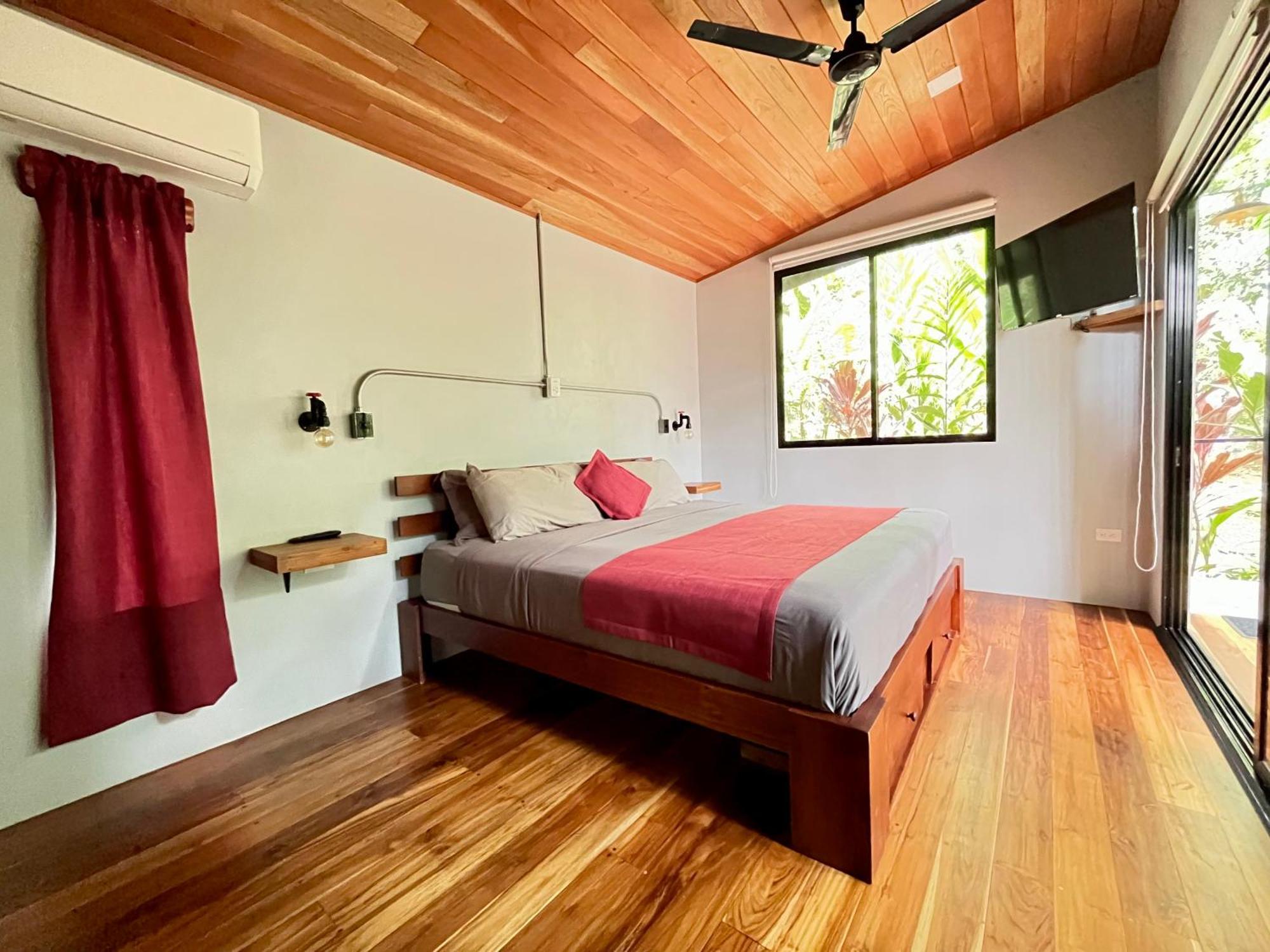 Industrial Studio With Private Jacuzzi Увита Экстерьер фото